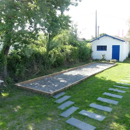 Holiday home Chateau D'oleron La Maison Bleue Le Chateau-d'Oleron