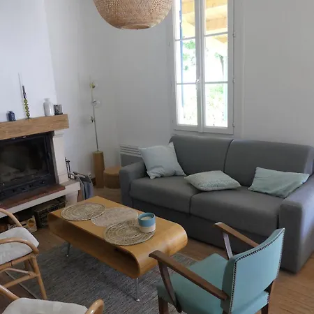Chateau D'oleron La Maison Bleue Holiday home Le Chateau-d'Oleron